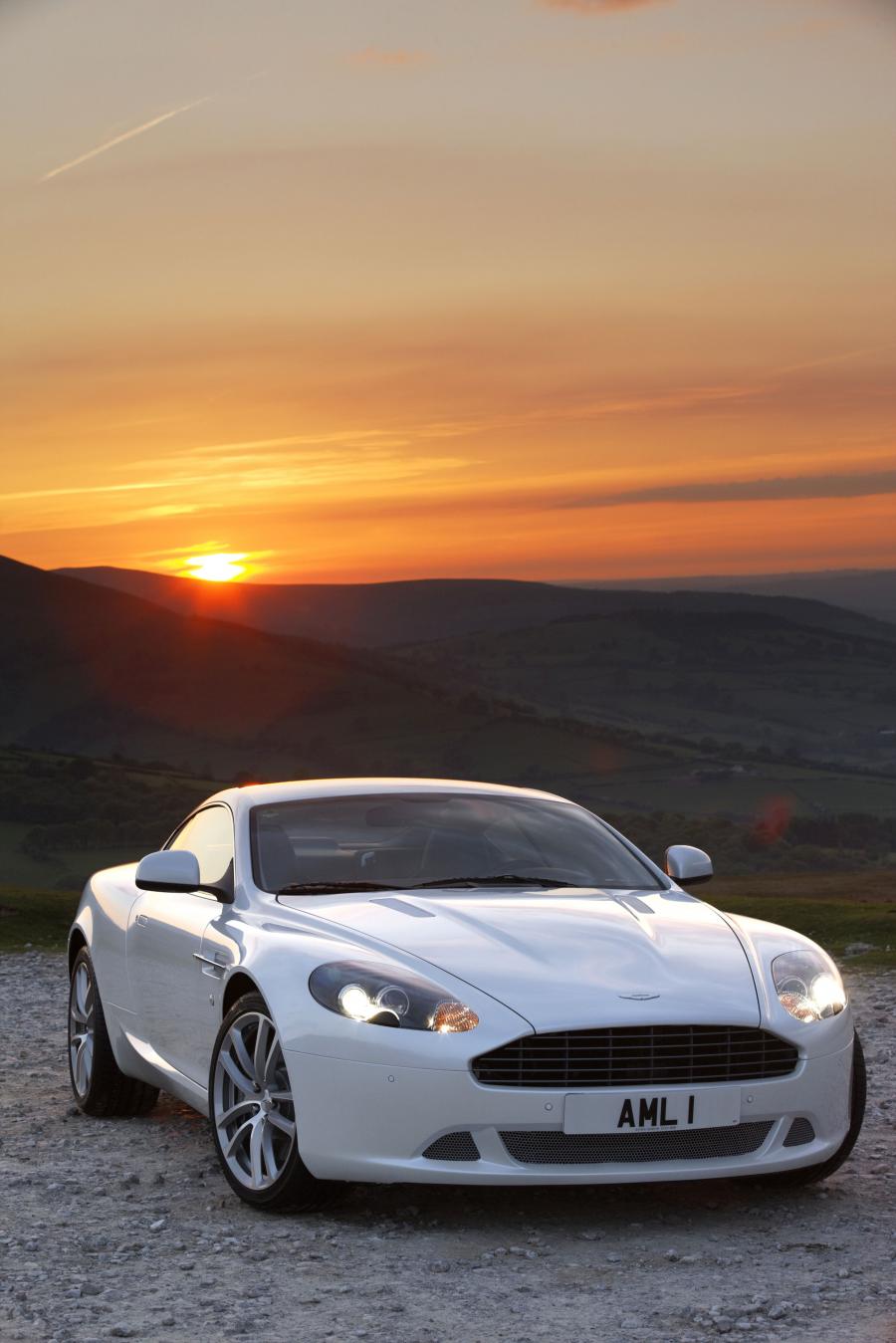  Aston Martin DB9 2010 года  (WW) (фото 1 из 17)